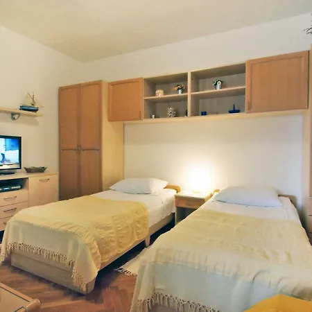 Mirta By Interhome * Mali Iž